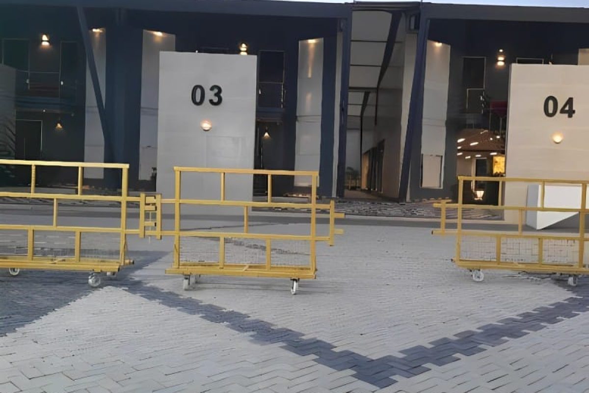 best frp portable barricades manufacturer by fgpl